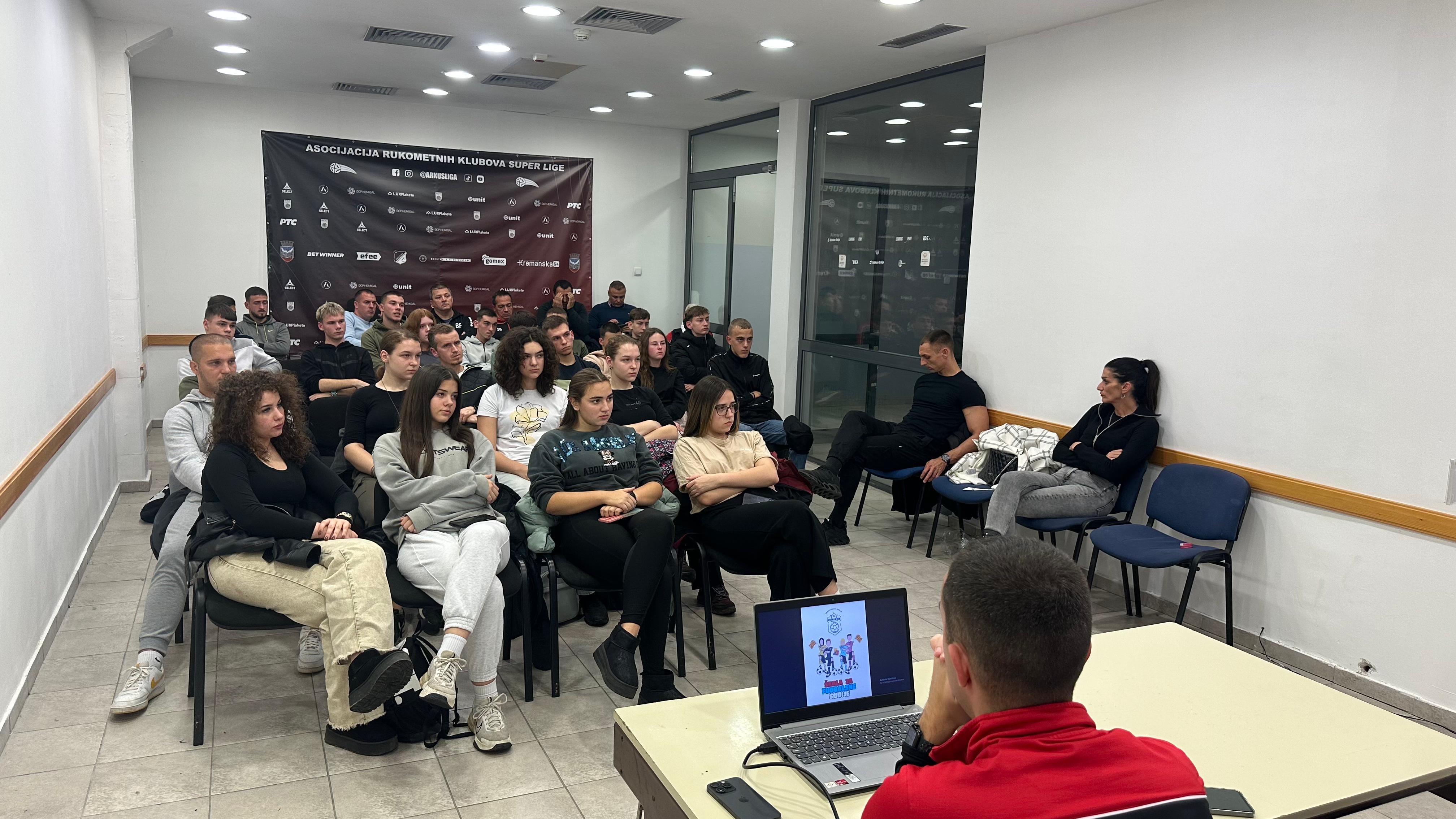 67c83dce 2e29 4e76 a8eb 504a4ecff295