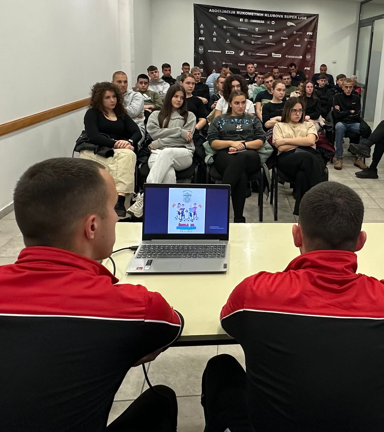 e0e0a89e 6b4a 42d0 9d40 45a58c460acf