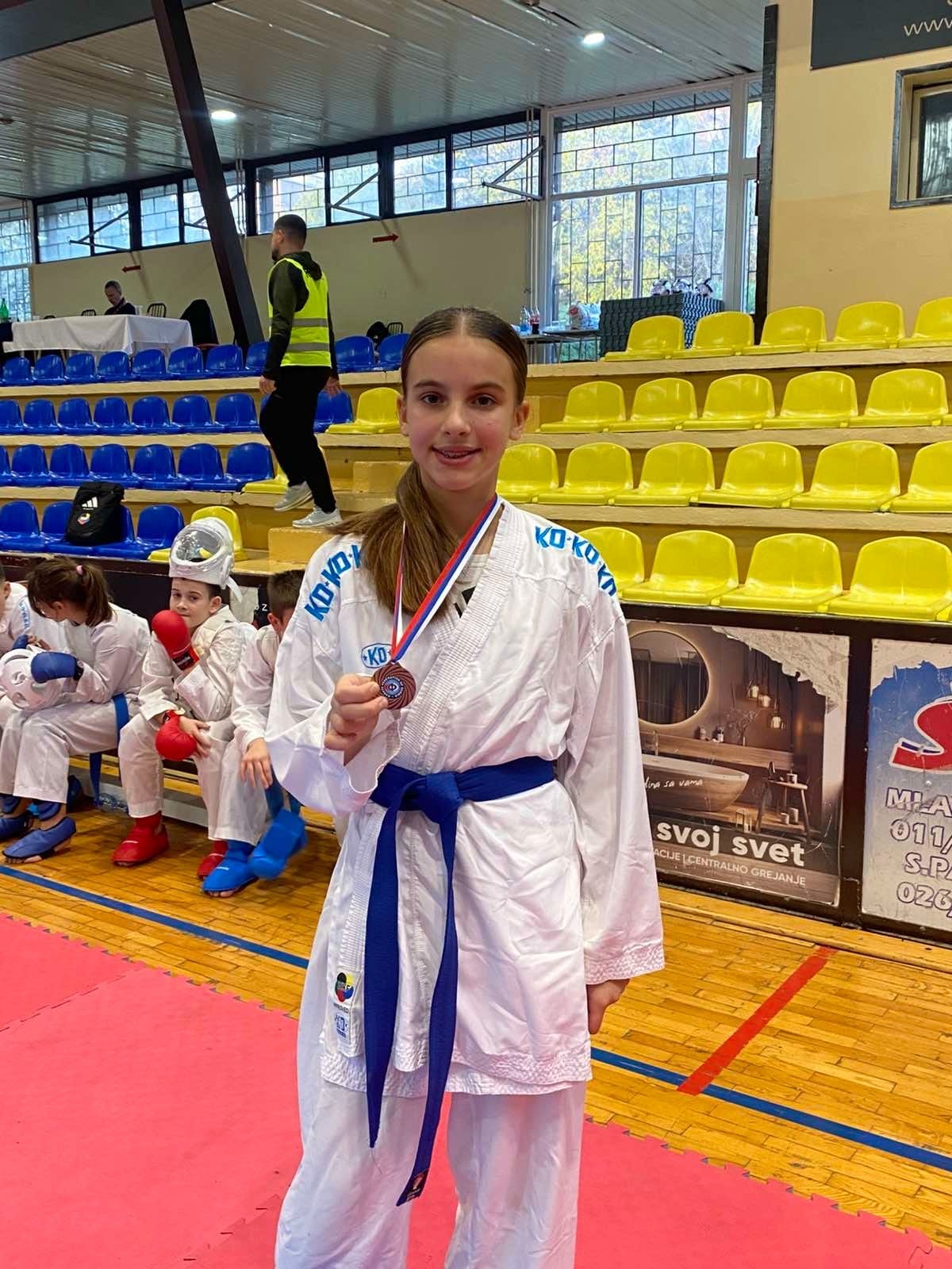 att.VWuy1RrkRGJOKddBzC2VxnZVibIxl7XEhizW5RwOzeA